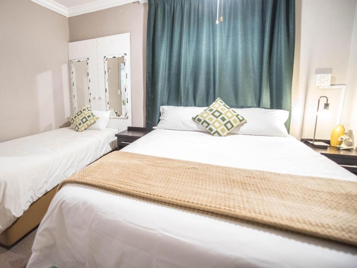 Cottonwood Guesthouse Oasis Bloemfontein Exterior foto