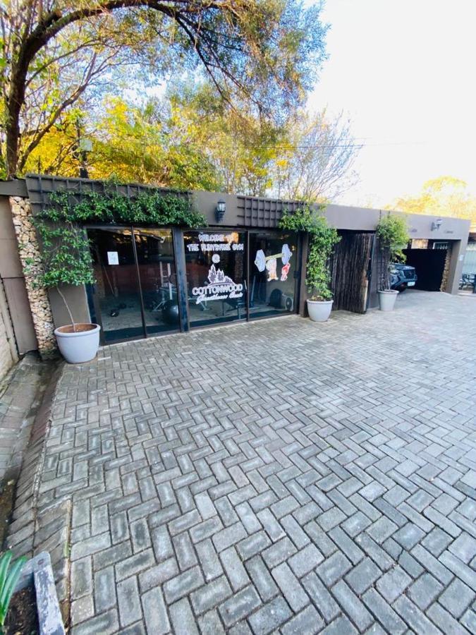 Cottonwood Guesthouse Oasis Bloemfontein Exterior foto